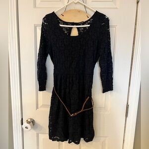 5/25$Belted dress lace navy